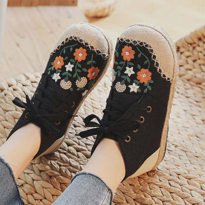 Elegant Embroidery Floral Lace up Canvas Boots Modakawa