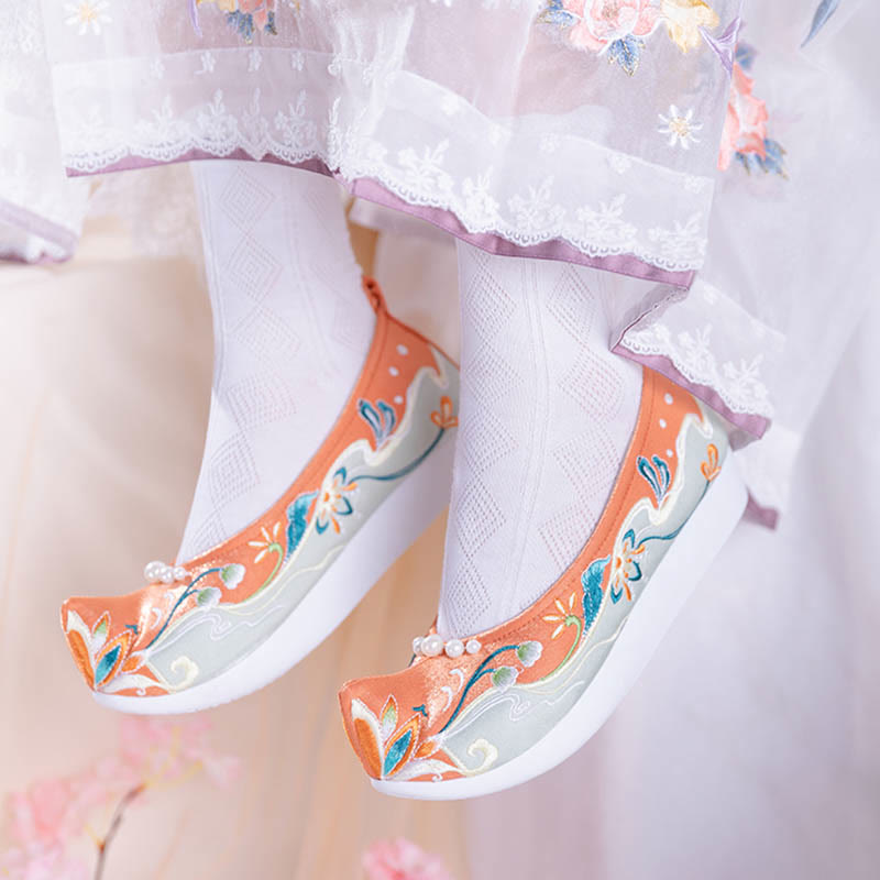 Sweet Retro Pearl Decor Floral Embroidery Shoes modakawa