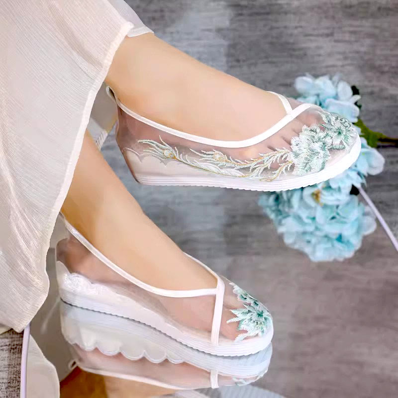 Blue Floral Embroidery Flat Mesh Shoes modakawa