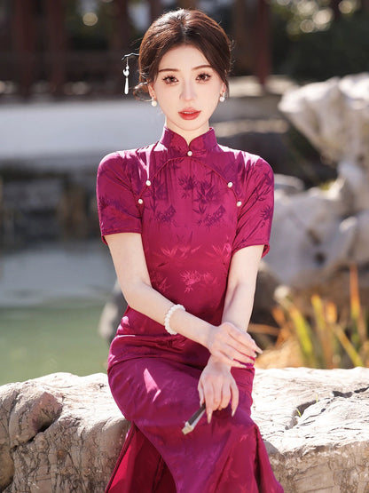 Rose Red Embodies Cheongsam Hanfu Story