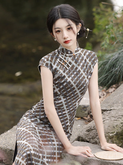 Patterned Beige Short Sleeve Long Cheongsam Hanfu Story