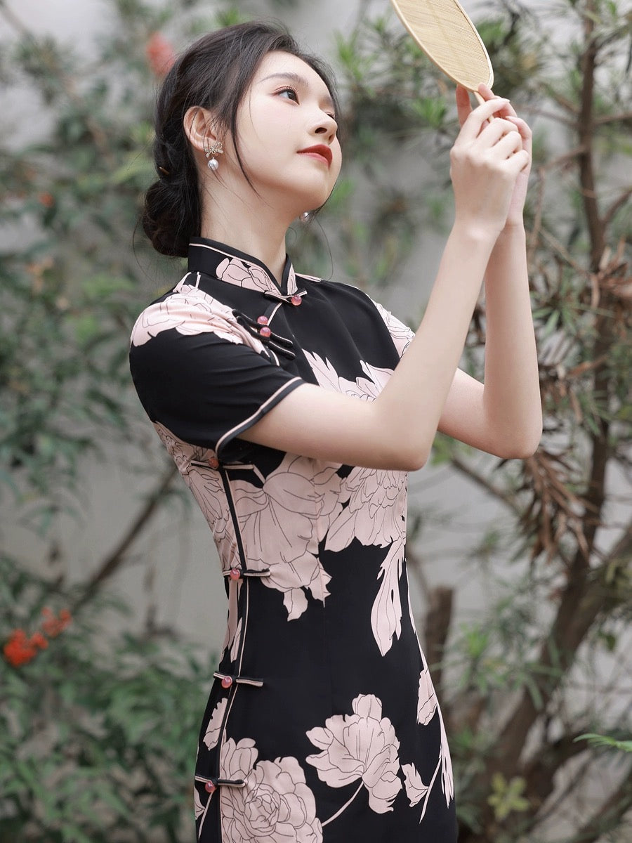 Black with Pink Flowers Cheongsam Hanfu Story