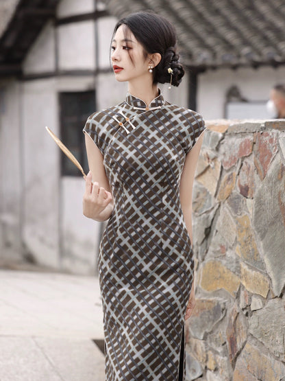 Patterned Beige Short Sleeve Long Cheongsam Hanfu Story