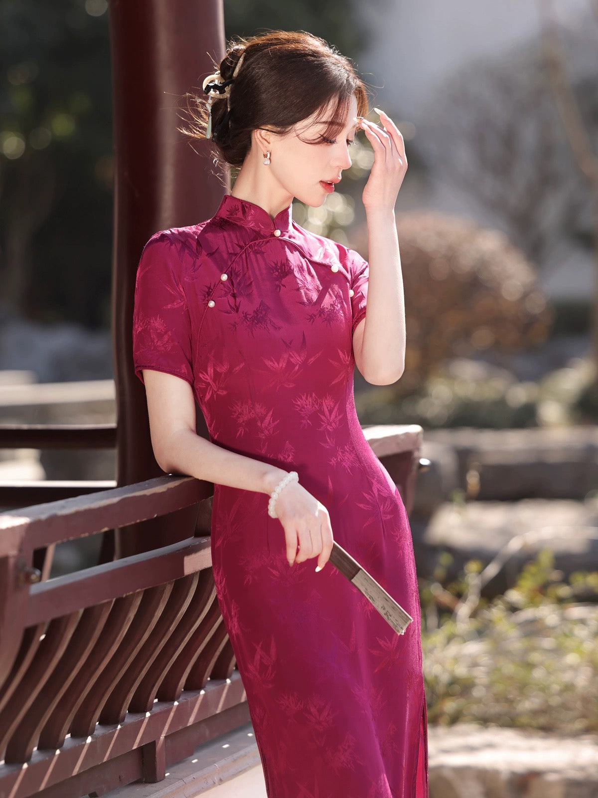 Rose Red Embodies Cheongsam Hanfu Story