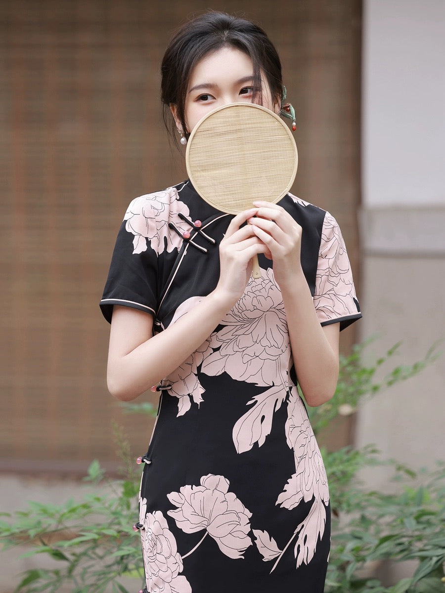 Black with Pink Flowers Cheongsam Hanfu Story