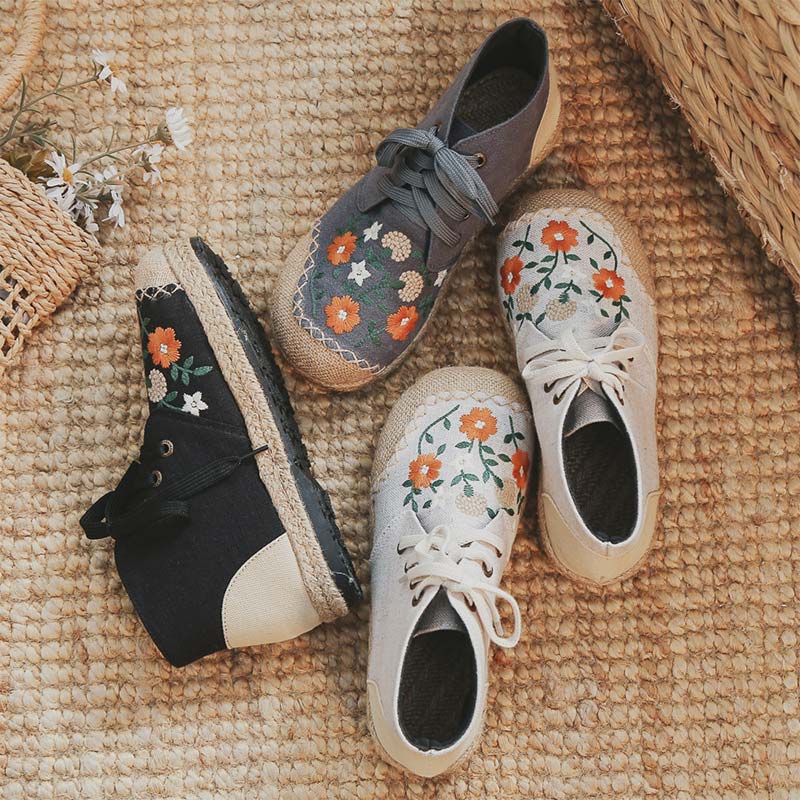 Elegant Embroidery Floral Lace up Canvas Boots Modakawa