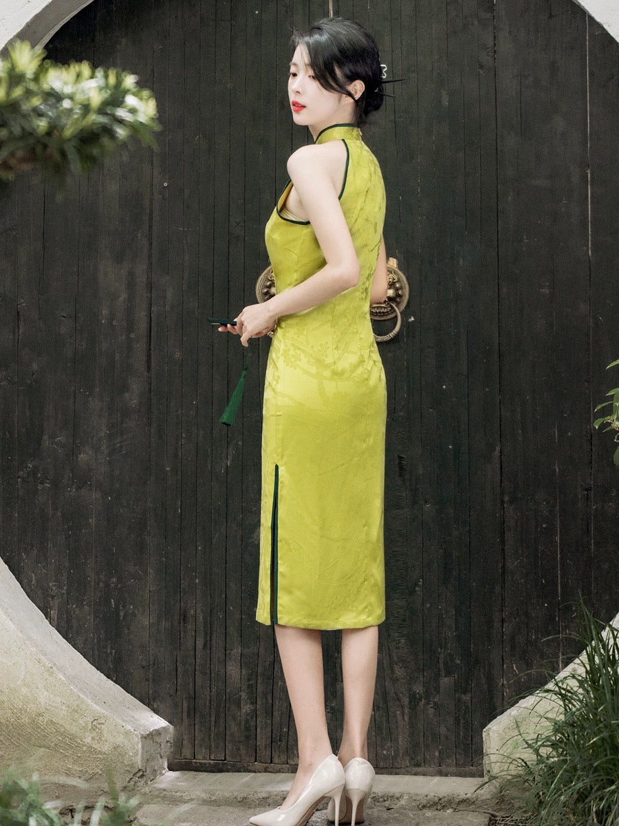 Yellow Floral Cheongsam Hanfu Story