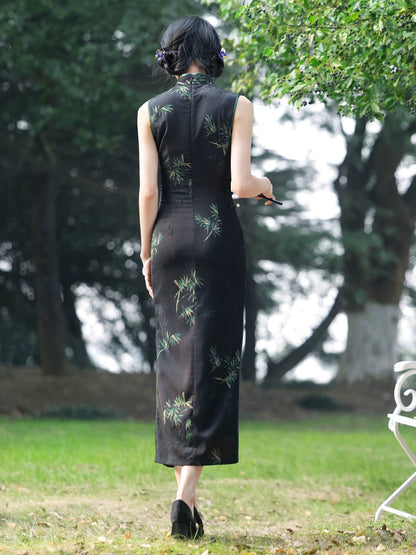 Black with Green Leaves Cheongsam Hanfu Story