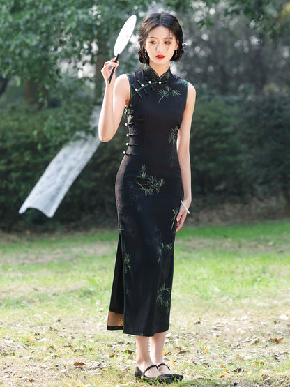 Black with Green Leaves Cheongsam Hanfu Story