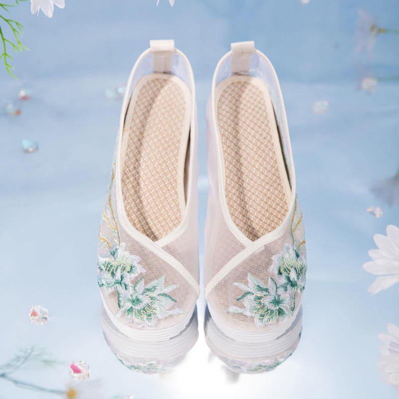 Blue Floral Embroidery Flat Mesh Shoes modakawa