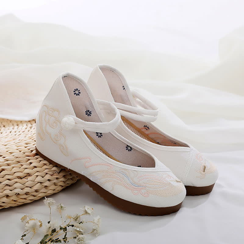 Elegant Cloud Embroidery Canvas Flats Shoes modakawa