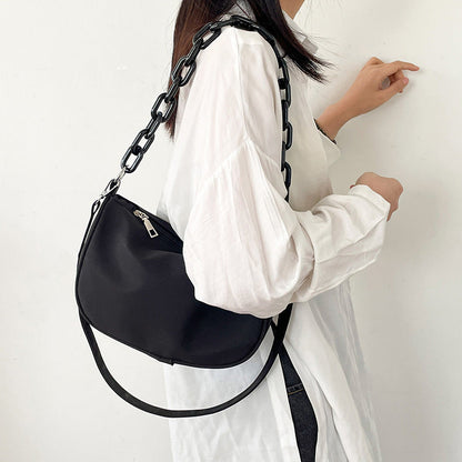 Fashion Black Acrylic Chain Crossbody Bag modakawa