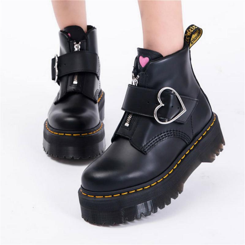 Love Heart Buckle Platform Boots Modakawa