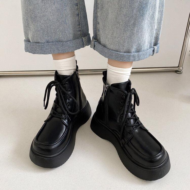 Vintage Lacquered Platform Boots Boogzel Clothing