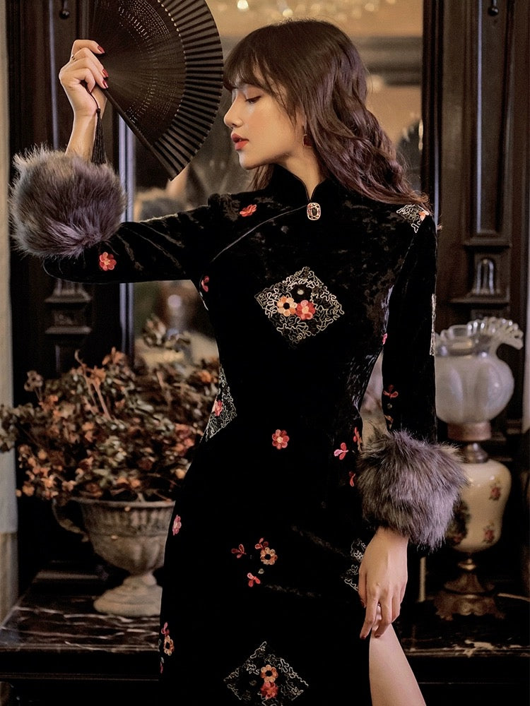 Black Fur Sleeve Long Cheongsam Hanfu Story