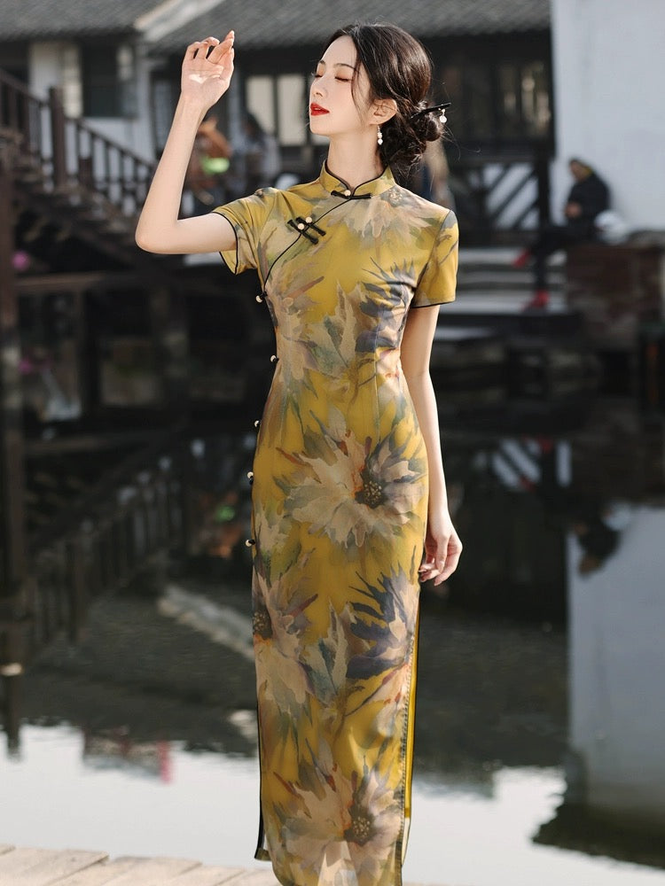 Sunflower Short Sleeve Long Cheongsam Hanfu Story