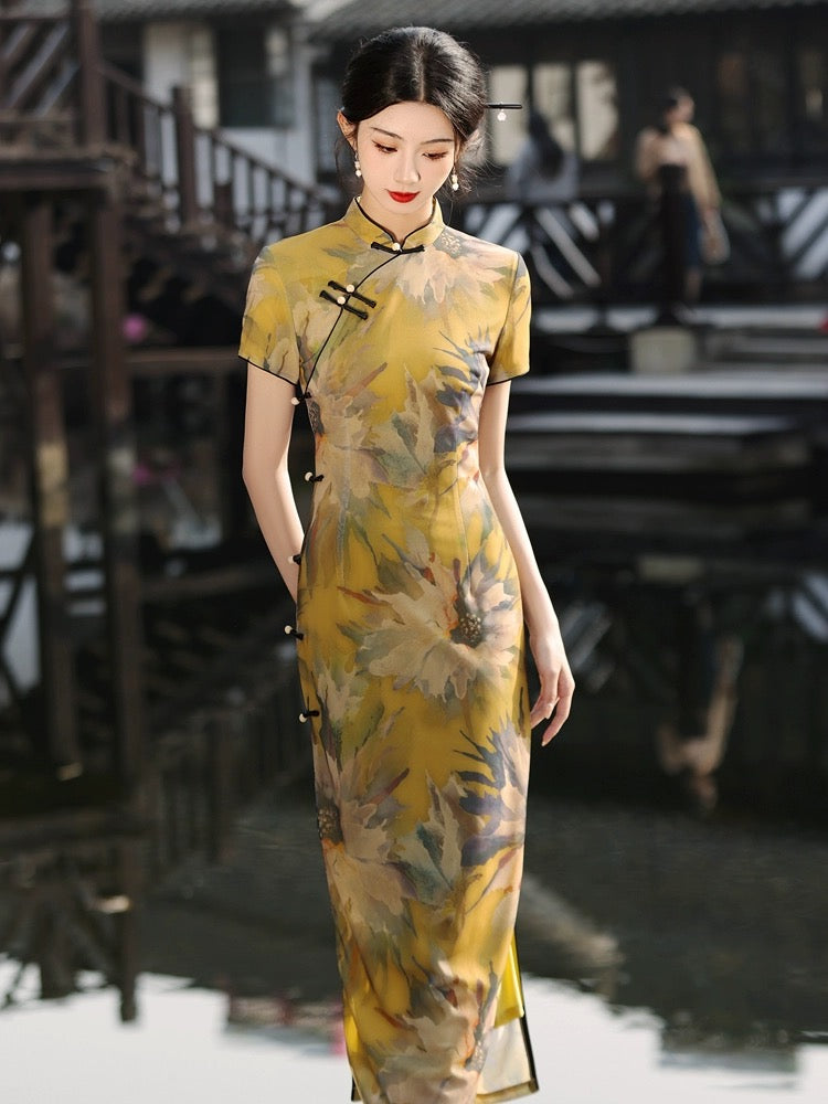 Sunflower Short Sleeve Long Cheongsam Hanfu Story