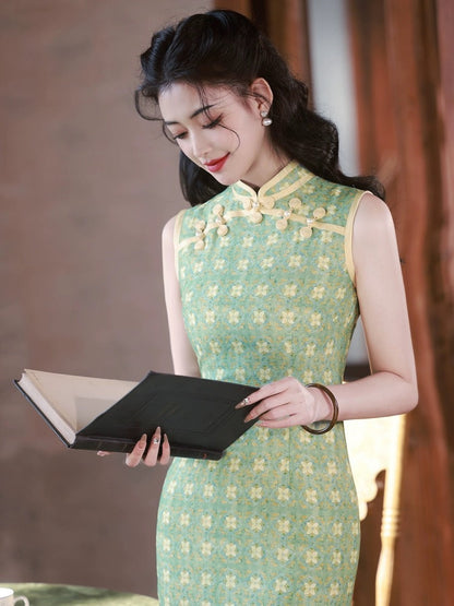 Green Floral Patterned Cheongsam Hanfu Story