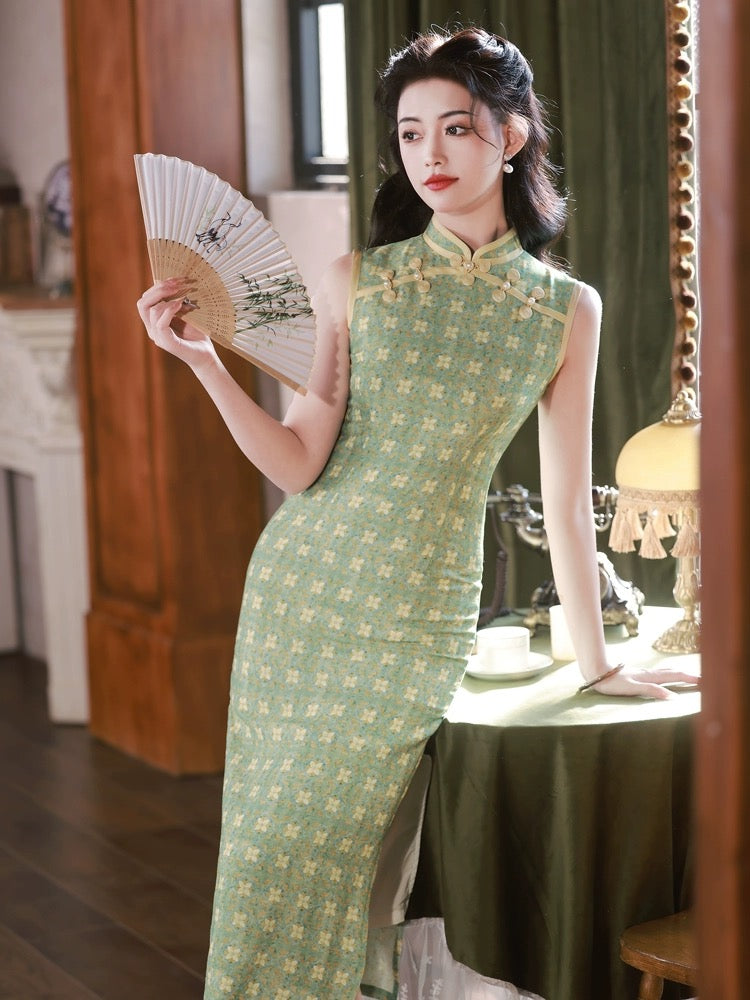 Green Floral Patterned Cheongsam Hanfu Story