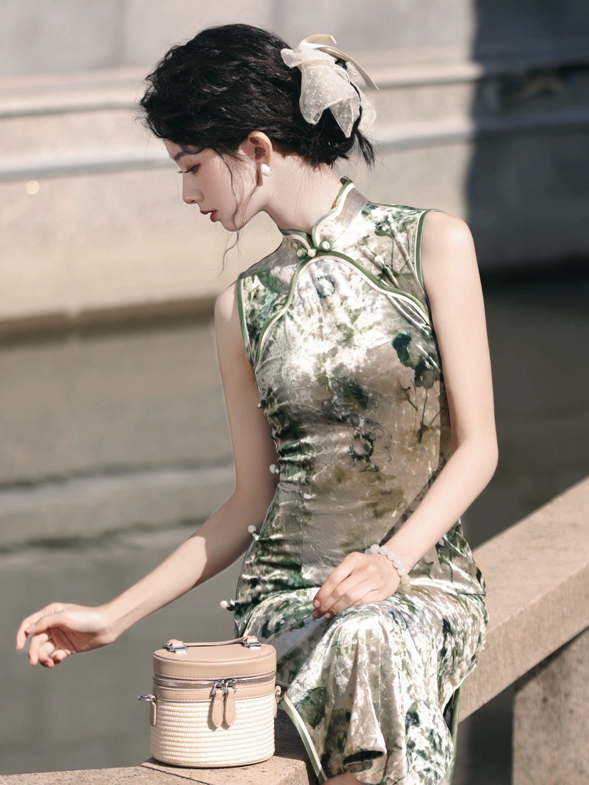 Elegant Forest Sleeveless Long Cheongsam Hanfu Story