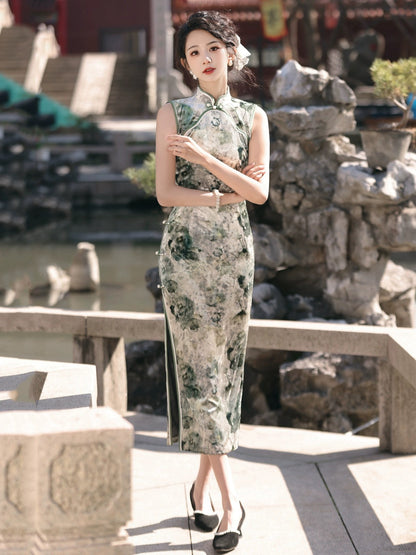 Elegant Forest Sleeveless Long Cheongsam Hanfu Story