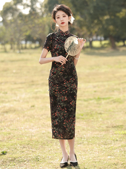 Rose Bloom Black Cheongsam Hanfu Story