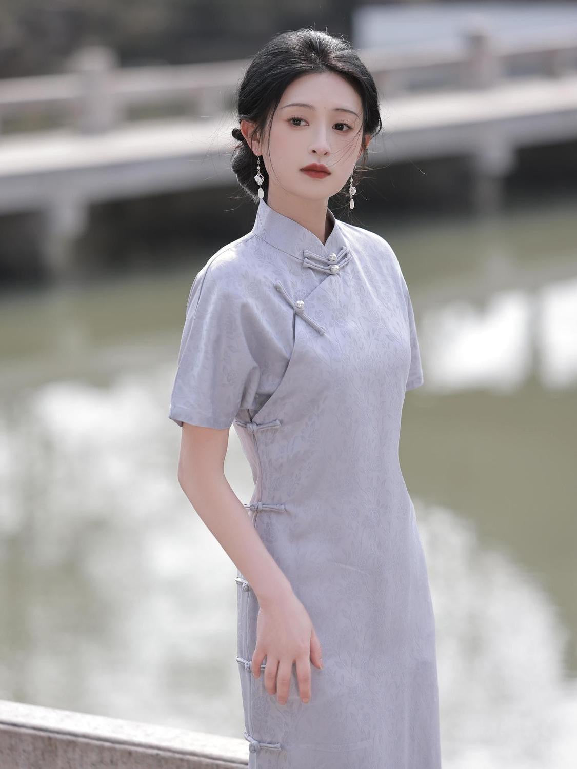 Elegant Satin Short Sleeve Cheongsam Hanfu Story