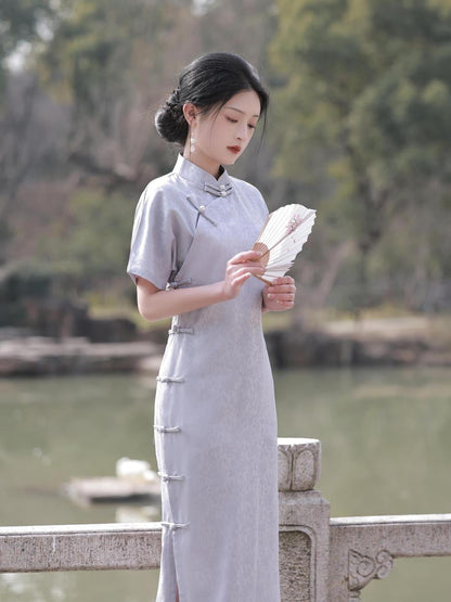 Elegant Satin Short Sleeve Cheongsam Hanfu Story