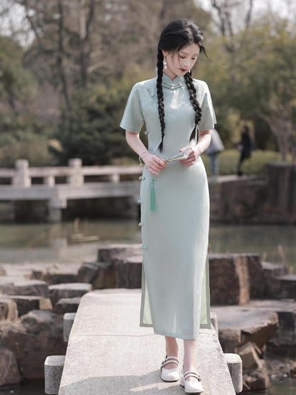 Elegant Satin Short Sleeve Cheongsam Hanfu Story