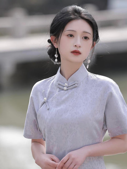 Elegant Satin Short Sleeve Cheongsam Hanfu Story