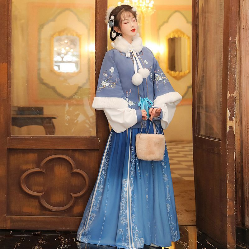 Hanfu Set Of 3 : Embroidered Square SpreePicky