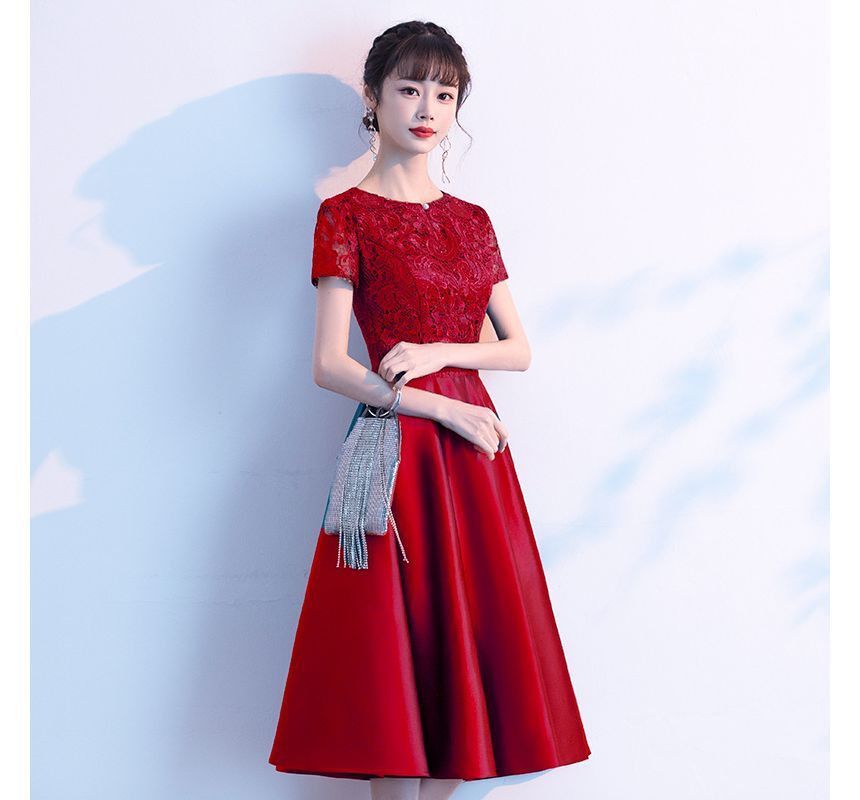 Short-Sleeve Plain Lace Panel A-Line Cocktail Dress SpreePicky