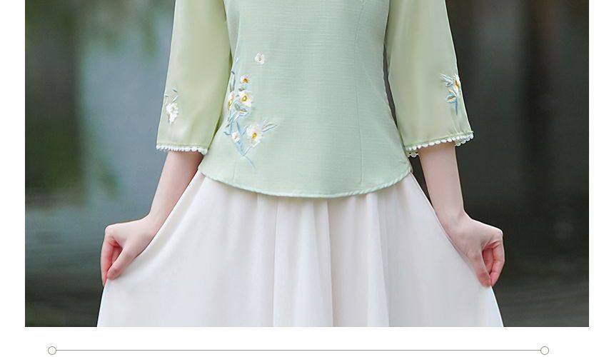 3/4-Sleeve V-Neck Floral Hanfu Top / High Waist Midi A-Line Skirt / Set SpreePicky