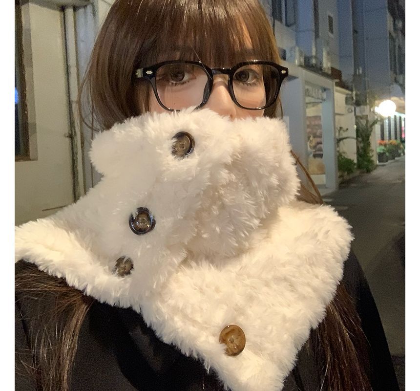 Fluffy Button Snood SpreePicky