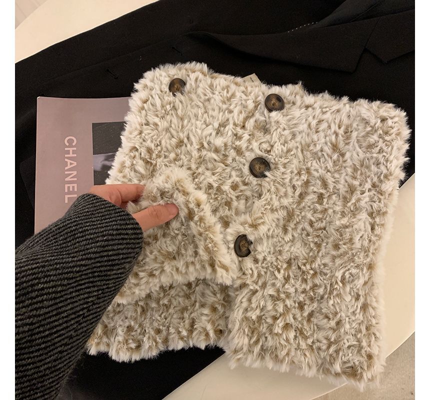 Fluffy Button Snood SpreePicky