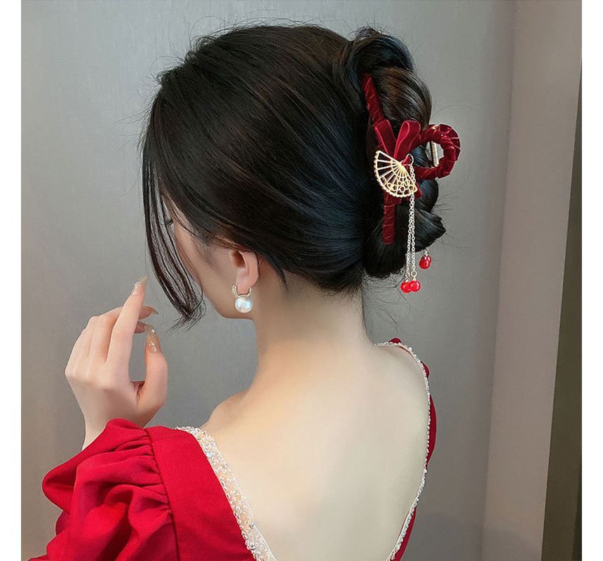 Alloy Fan Velvet Hair Claw SpreePicky