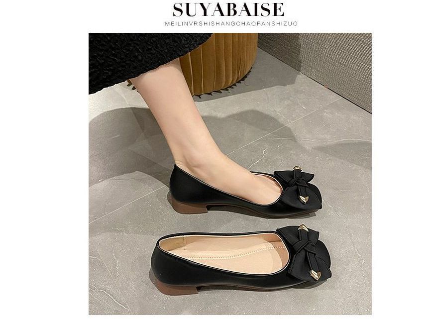 Bow Low Heel Pumps mySite