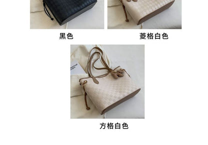 Set: Argyle Pattern Tote Bag + Horse Charm SpreePicky