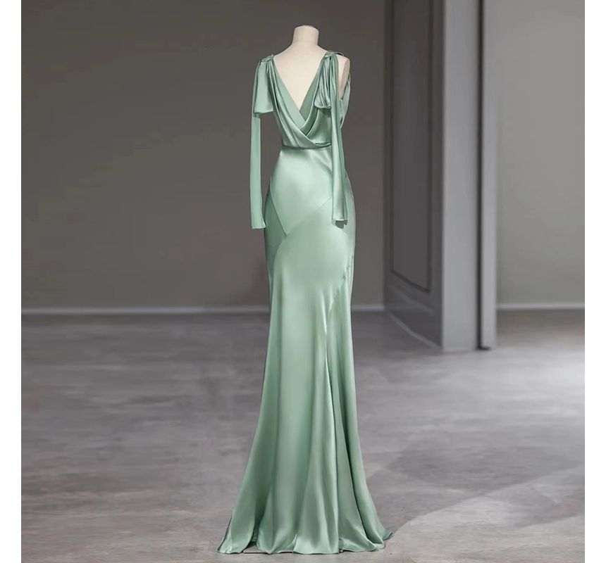 Sleeveless V-Neck Plain Sheath Evening Gown SpreePicky