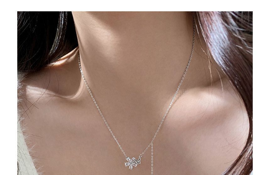 Floral Pendant Alloy Choker SpreePicky