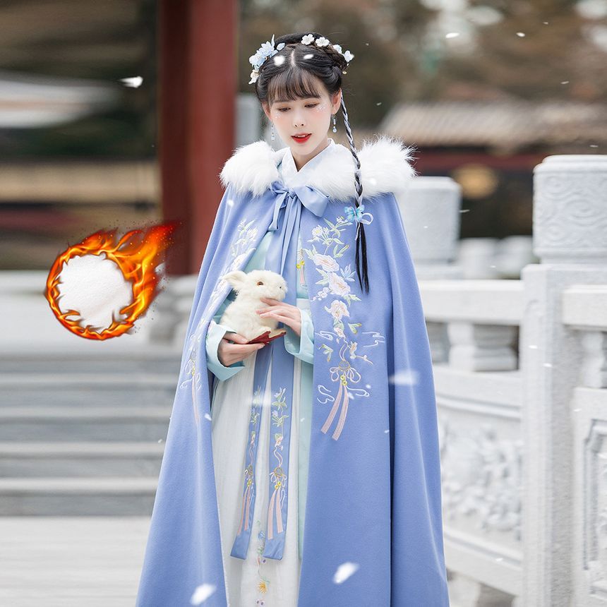 Traditional Chinese Fluffy Cape / Long SpreePicky