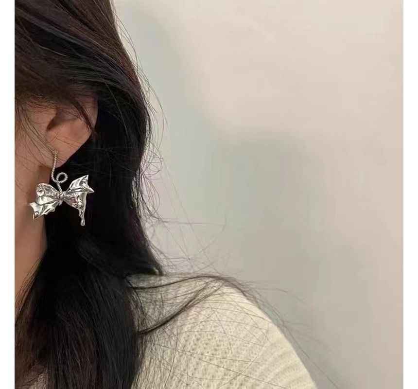 Asymmetrical Bow Earring SpreePicky