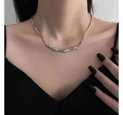 Irregular Bar Alloy Choker SpreePicky