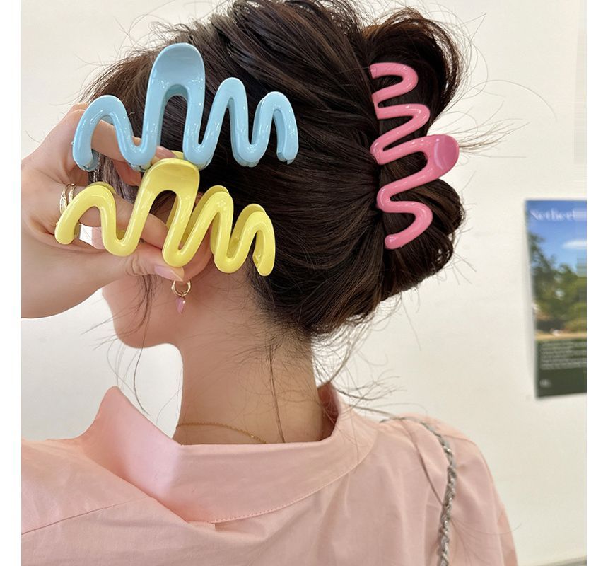 Wavy Plastic Hair Clamp SpreePicky