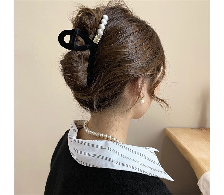 Faux Pearl Flocking Hair Clamp (Various Designs) SpreePicky