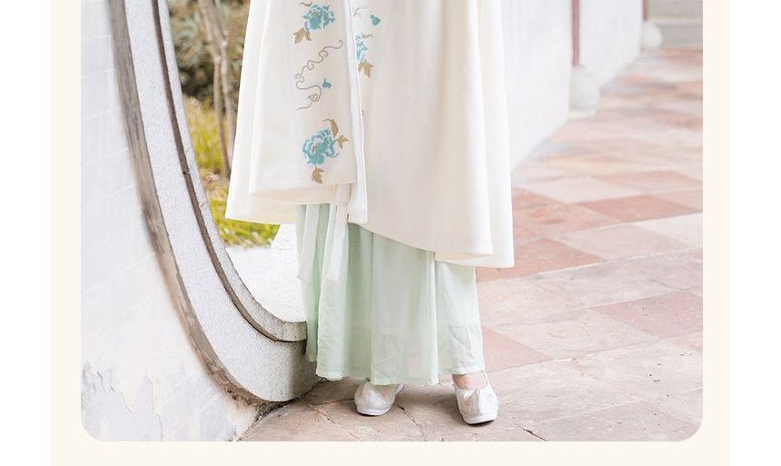 Flower Embroidered Midi Capelet SpreePicky