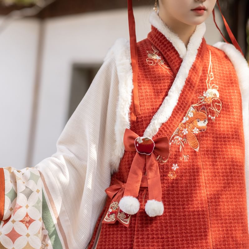 High Waist Floral Print Pleated Hanfu Skirt / Fox Embroidered Fluffy Trim Vest / Bow Braid / Tote Bag / Set SpreePicky