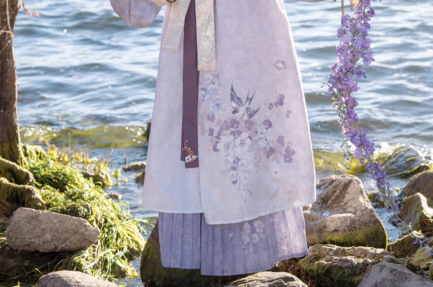 Long-Sleeve Floral Print Hanfu Robe / Sash / High Waist Pleated Skirt / Fluffy Scarf / Tassel Ornament / Brooch / Set SpreePicky