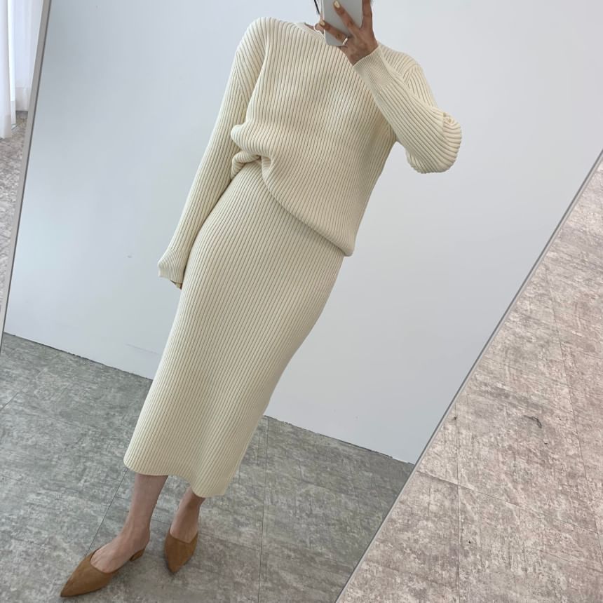 Set: Crewneck Plain Sweater + High Waist Midi Skirt SpreePicky