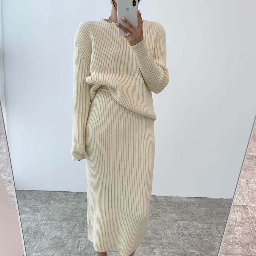 Set: Crewneck Plain Sweater + High Waist Midi Skirt SpreePicky